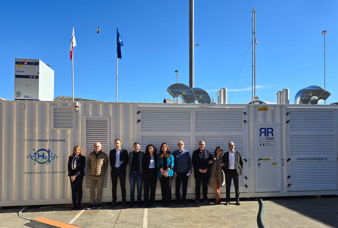 ErreDue consegna un elettrolizzatore plug and play a Snam per test su mobilità e industria